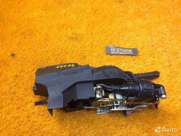 Замок двери передний левый Mercedes-Benz C-Class