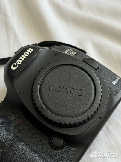 Зеркальный фотоаппарат canon 5D mark iii