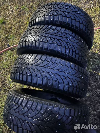 Formula Ice 215/55 R17 98T