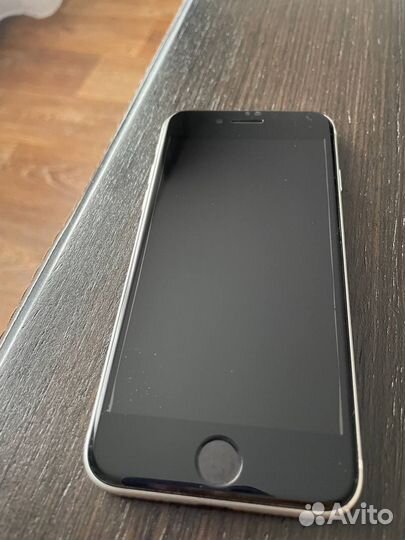 iPhone SE, 128 ГБ
