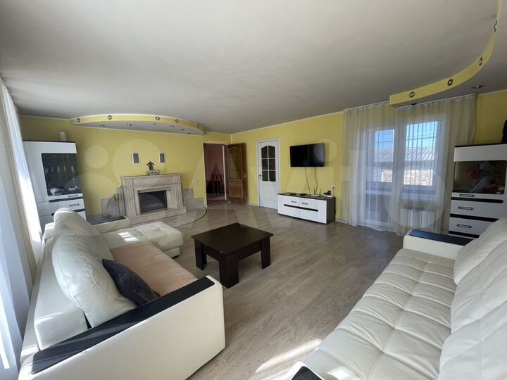 Дом 180 м² на участке 8 сот.