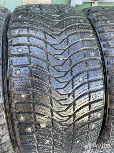 Michelin X-Ice North 3 235/35 R19
