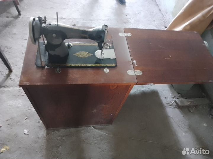 Швейная машинка