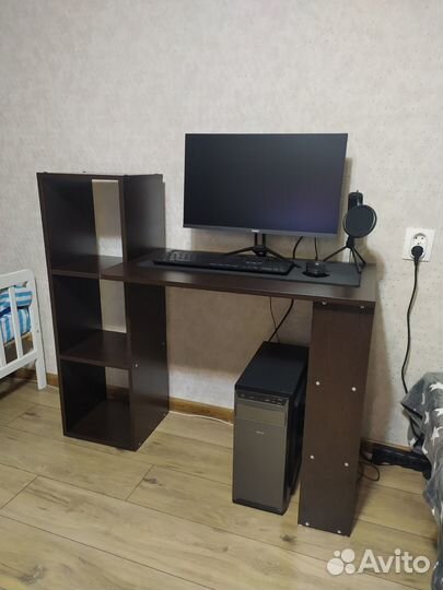 Письменный стол