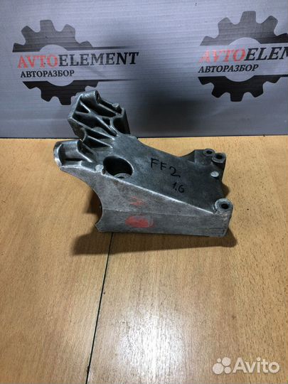 Кронштейн насоса гур Ford Focus 2