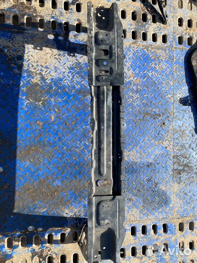 Подрадиаторная балка Hyundai Solaris