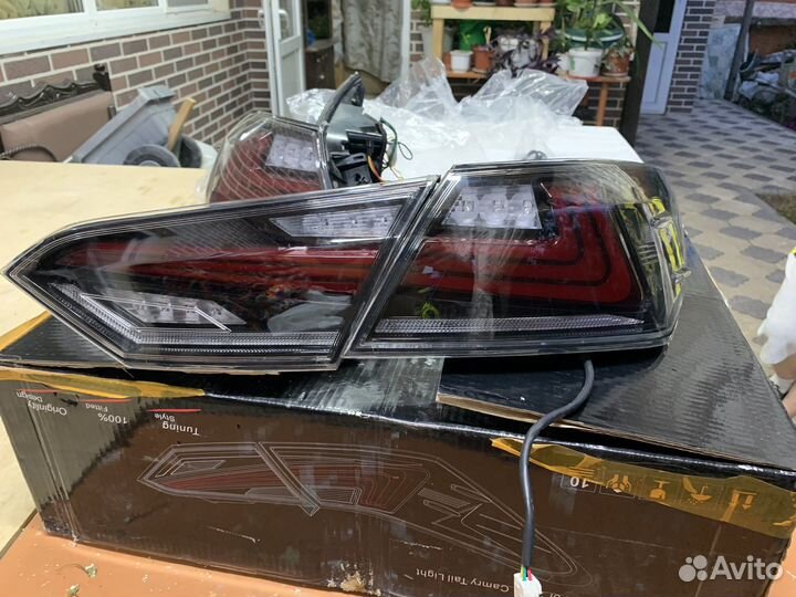 Задние фонари на toyota camry 70 рестайлинг дымчат
