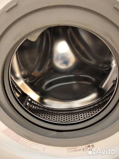 Стиральная машина Electrolux EWS 1105 узкая