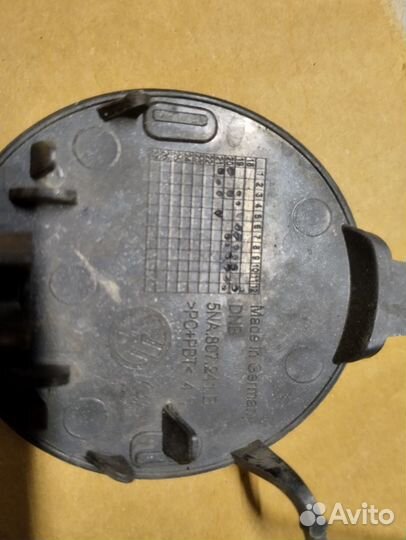 Заглушка буксировочного крюка VW Tiguan