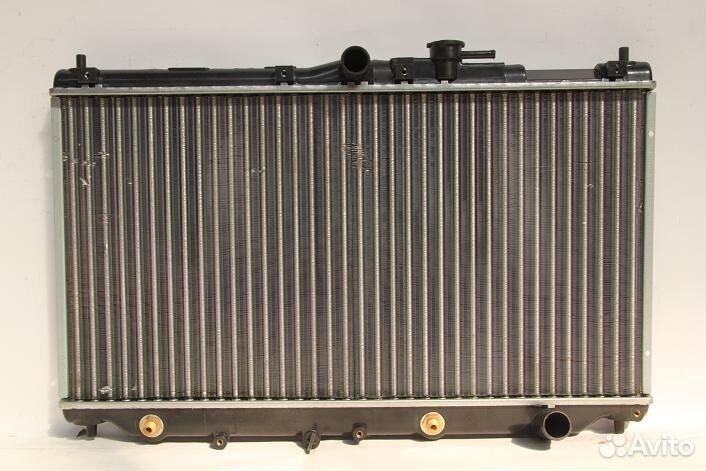 Радиатор охлаждения Honda Accord V CB