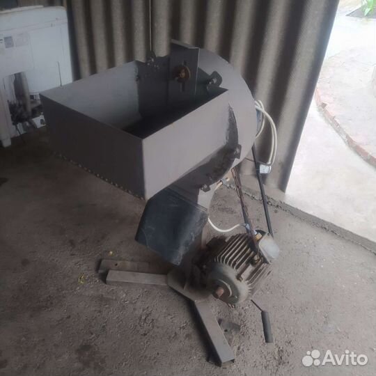 Зернодробилка