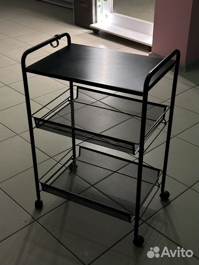 Этажерка на колесиках