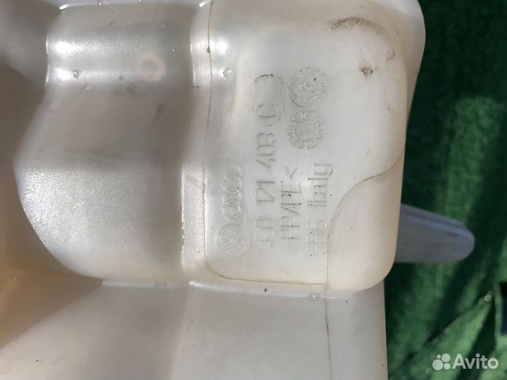 Бачок расширительный Audi A6 C6 4F5 4F0121403C