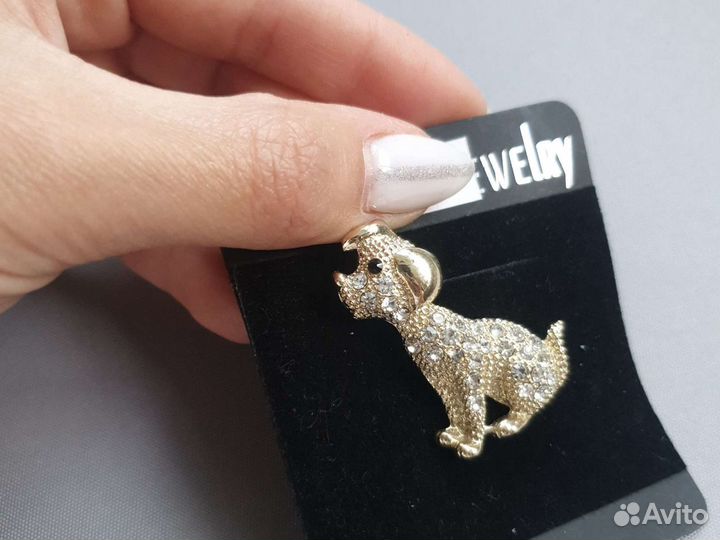 Брошь с животным