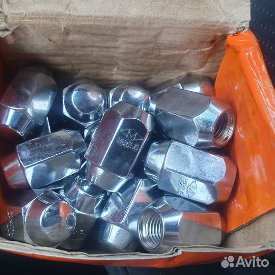 Колёсные гайки