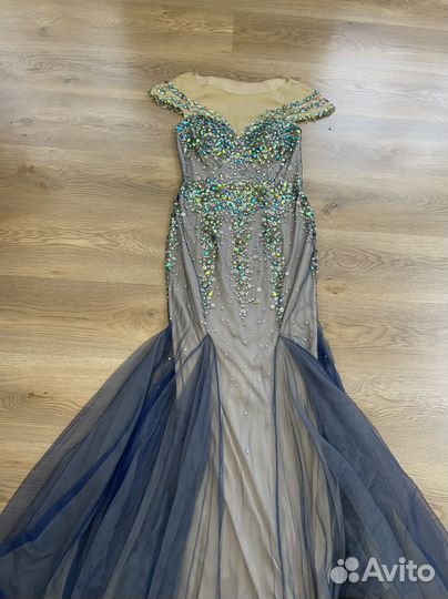 Вечернее платье