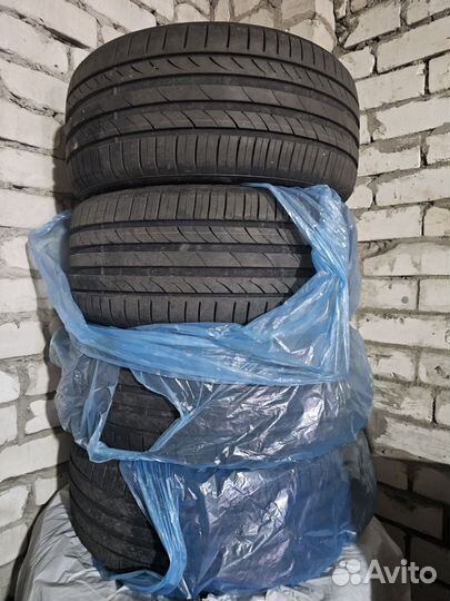 Tracmax X-Privilo TX3 225/45 R18 и 255/40 R18 99Y