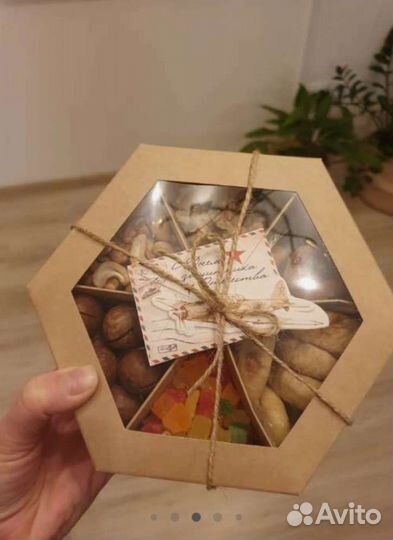 Подарочные наборы из орехов и сухофруктов