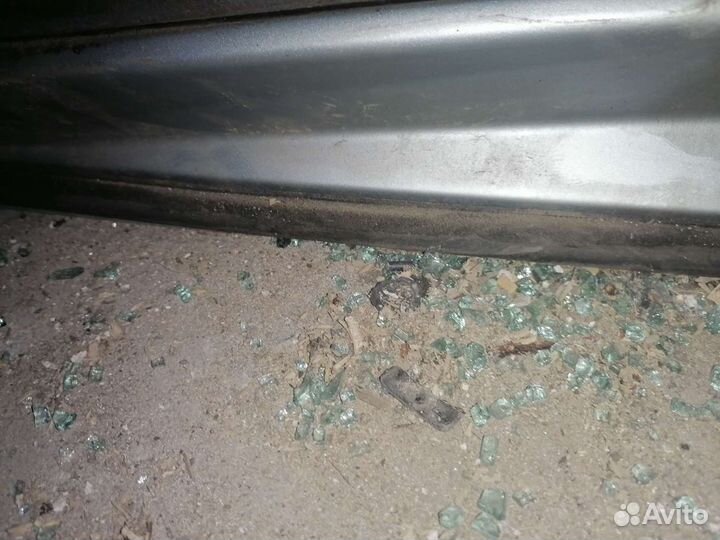 Дверь задняя правая renault laguna 1