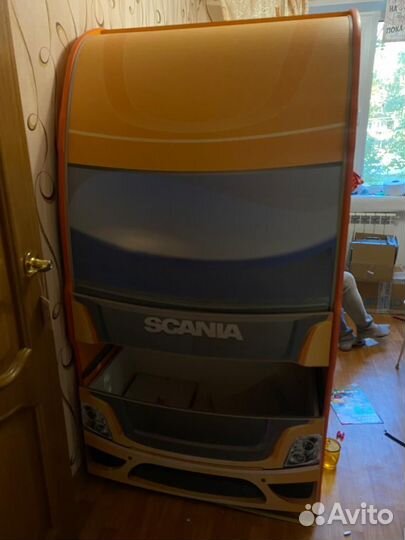 2х этажная кровать машина