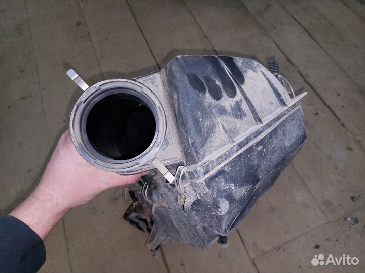 Корпус воздушного фильтра mercedes w210