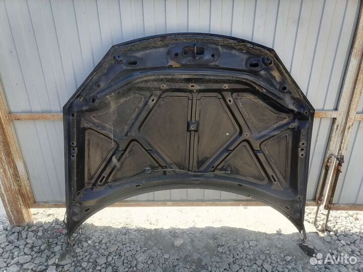 Dodge stratus капот