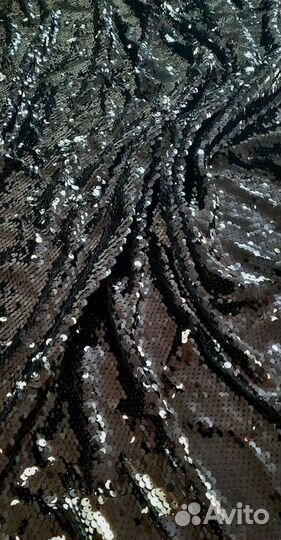 Отрез паеточной ткани на фатине