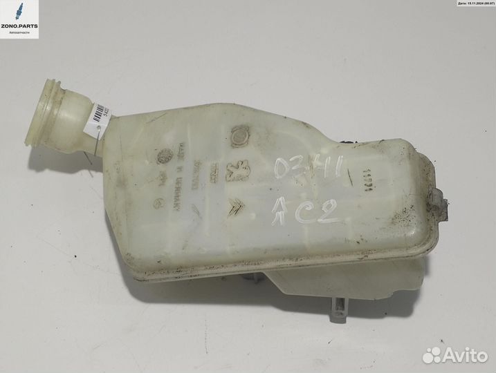 Бачок тормозной жидкости 32067093 на Citroen C2