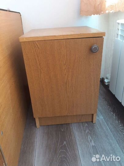 Тумбочка