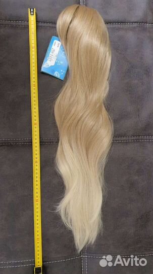 Шиньон из волос на заколке 