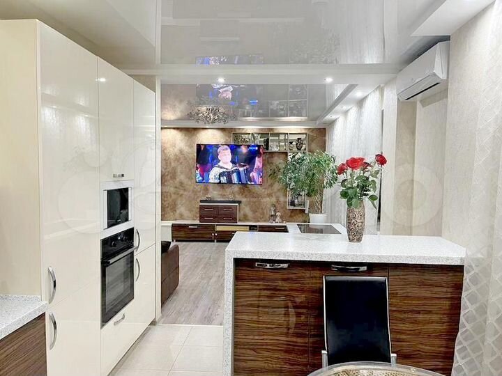 2-к. квартира, 87 м², 5/16 эт.