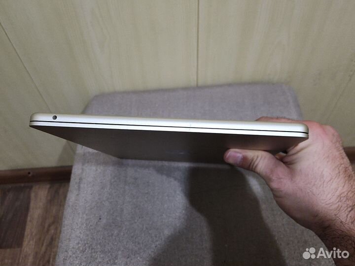 Apple MacBook Air 13 2022 m2