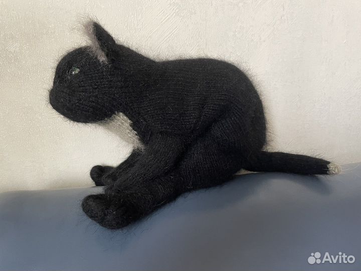 Реалистичная вязаная игрушка кот Черныш