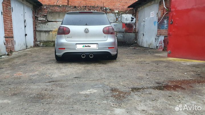 Volkswagen Golf 1.6 МТ, 2004, битый, 250 000 км