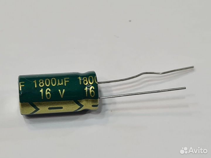 Конденсатор 1800uF 16V