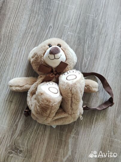 Плюшевый медведь-рюкзак