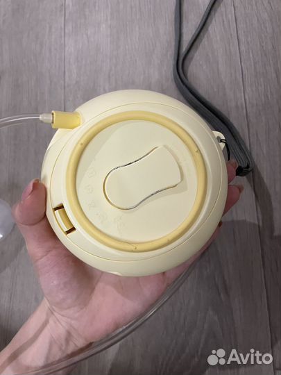 Молокоотсос medela электрический