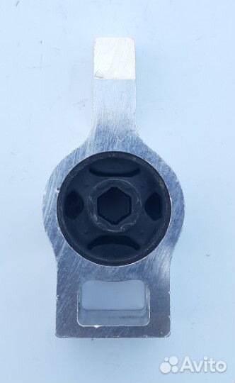 Сайлентблок переднего нижнего рычага 3C0199231A 8U