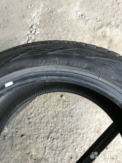 Yokohama Advan S/T V801 235/50 R18