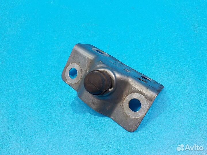 Кронштейн передней панели левый opel Meriva B 2010