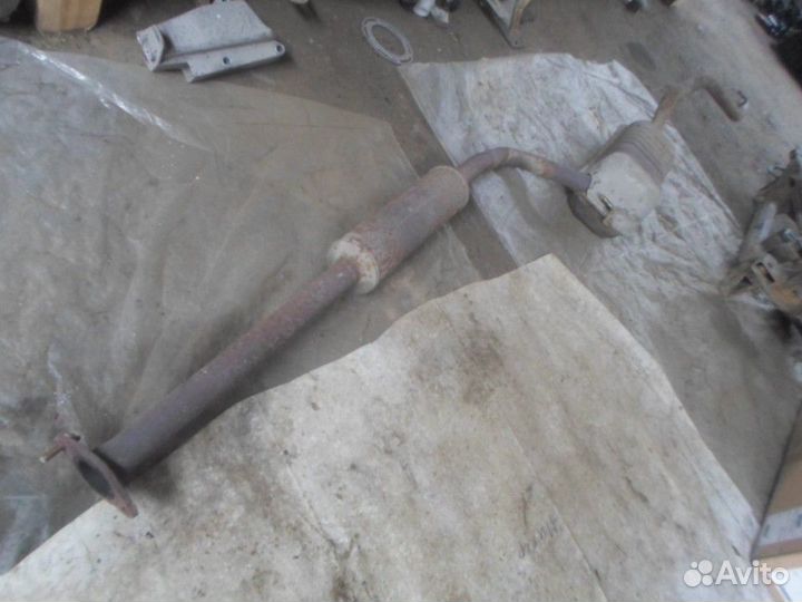 Средняя часть глушителя (резонатор ) Mazda 3 BK 1