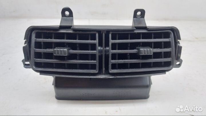 Дефлектор задний Nissan Armada 5.6 2010