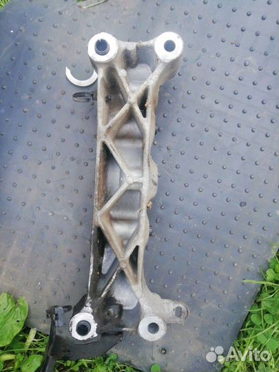 Траверса АКПП ситроен с4