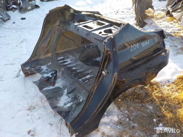 Крыло заднее левое правое Пежо 206 седан