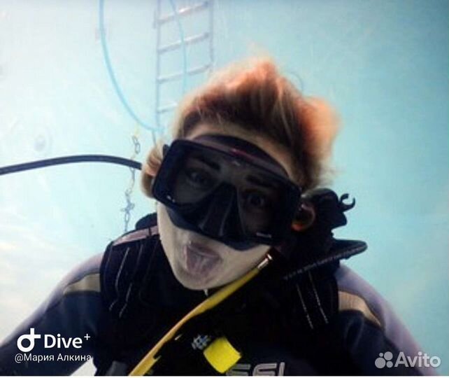 Пробное погружение с аквалангом в бассейне