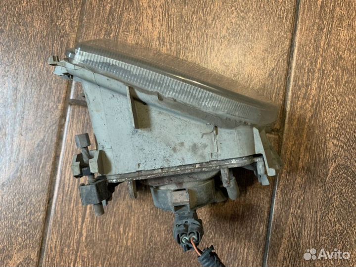 Фара противотуманная передняя левая Nissan Primera