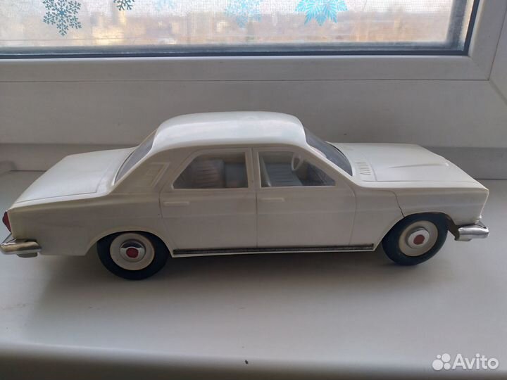 Машинка газ Волга на батарейках игрушка СССР