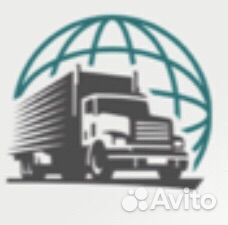 Водитель со своим грузовым авто