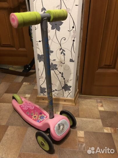 Детский самокат трехколесный для девочки