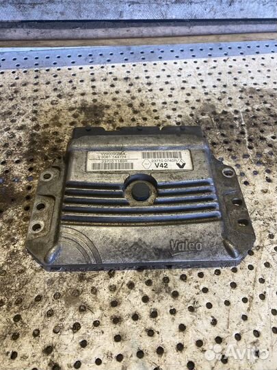 Блок управления двс Renault Duster 1.6 k4m